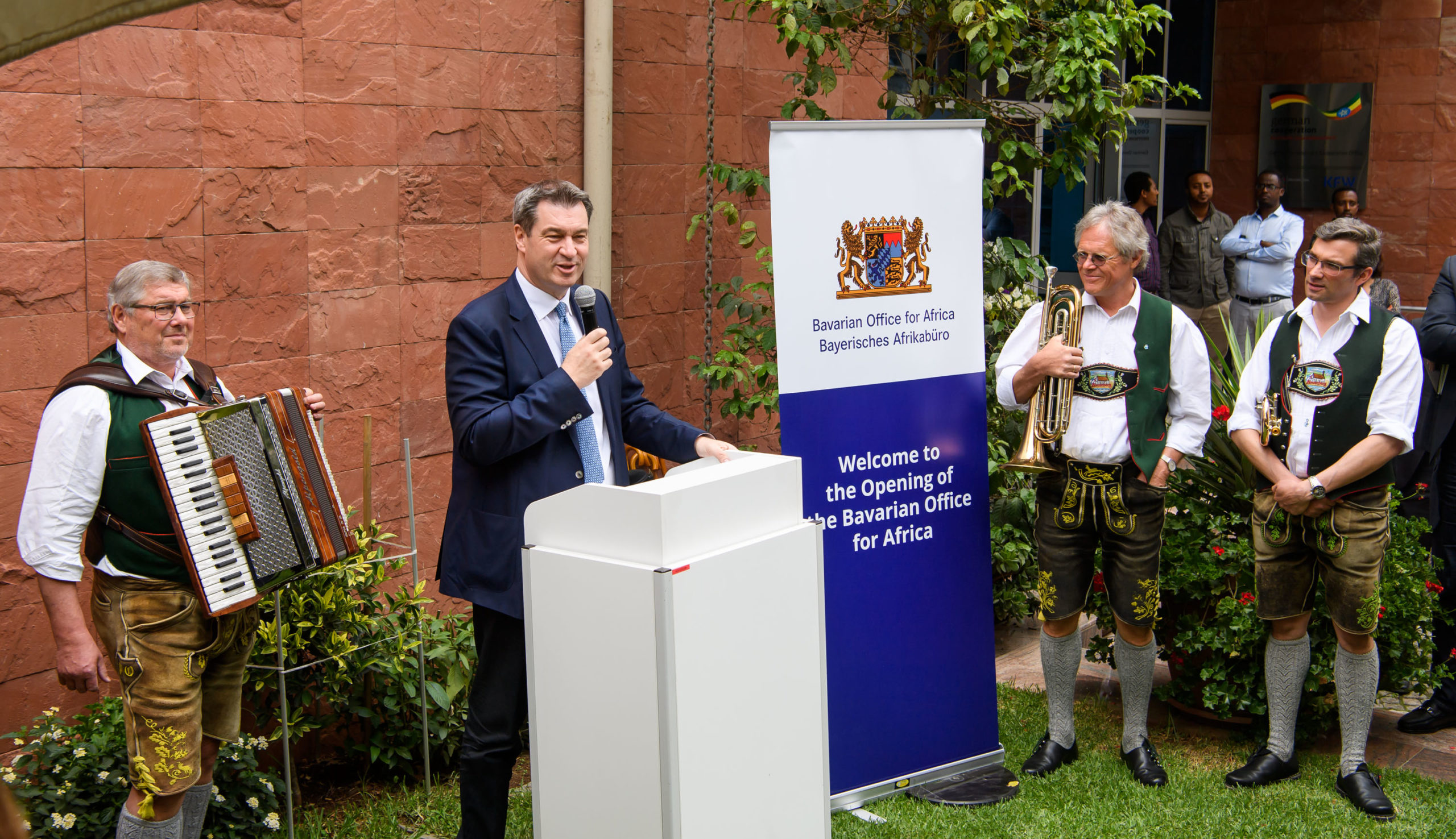 Ministerpräsident Dr. Markus Söder, MdL, eröffnet das Bayerische Afrikabüro in Addis Abeba. Das Afrikabüro stärkt die politische Zusammenarbeit und soll Vertrauen für eine langfristige Partnerschaft schaffen.