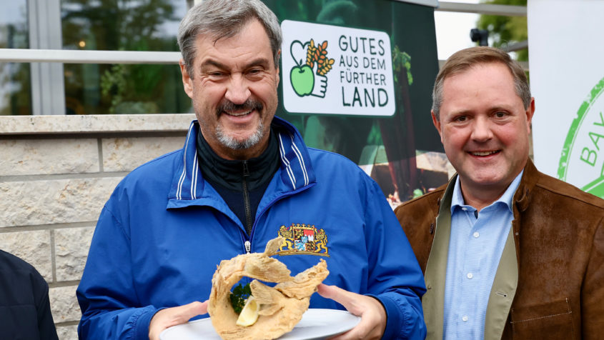 Ministerpräsident Dr. Markus Söder (links) und der Fürther Landrat Bernd Obst (rechts).