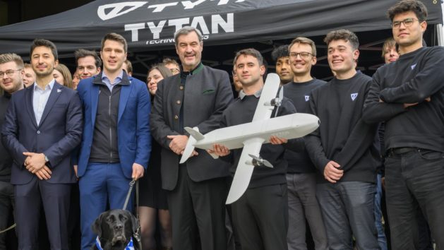 Ministerpräsident Dr. Markus Söder bei der Eröffnung des neuen Firmensitzes inklusive Produktion des Unternehmens TYTAN Technologies GmbH in München.