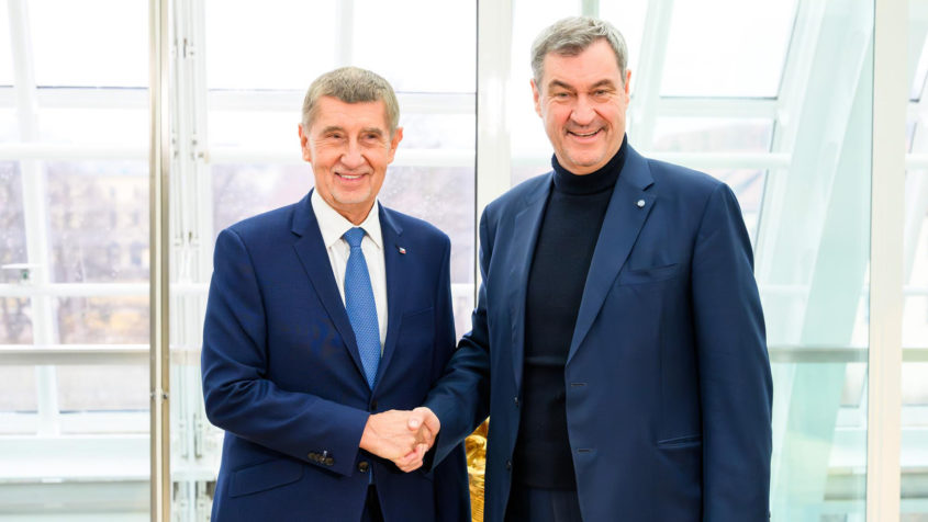 260209_Treffen mit tschechischem Premierminister Babis Ministerpräsident Dr. Markus Söder (rechts) begrüßt den Ministerpräsidenten der Tschechischen Republik Andrej Babiš (links) in der Staatskanzlei.