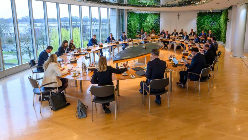 Die Kabinettssitzung findet im Ministerratssaal der Bayerischen ...