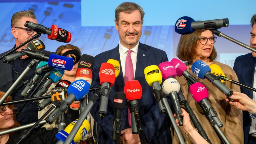 Ministerpr&auml;sident Dr. Markus S&ouml;der und Landtagspr&auml;sidentin Ilse Aigner beim Parlamentarischen Privatradio-Tag im Bayerischen Landtag.