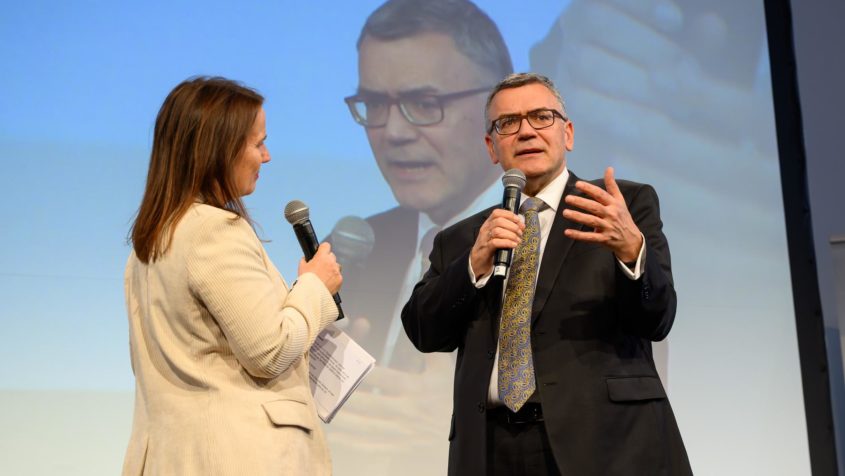 Medienminister Dr. Florian Herrmann: "Regionalsender schaffen N&auml;he, geben Heimat eine Stimme und st&auml;rken unsere Demokratie."