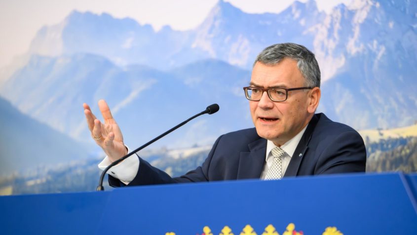 &Uuml;ber die wesentlichen Ergebnisse der Kabinettssitzung informiert unter anderem Staatskanzleiminister Dr. Florian Herrmann in einer Pressekonferenz.