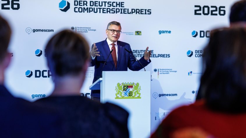 Staatskanzleiminister Dr. Florian Herrmann hält eine Rede beim ...