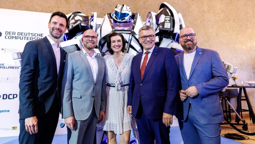 Gruppenbild unter anderem mit Digitalminister Dr. Fabian Mehring, ...