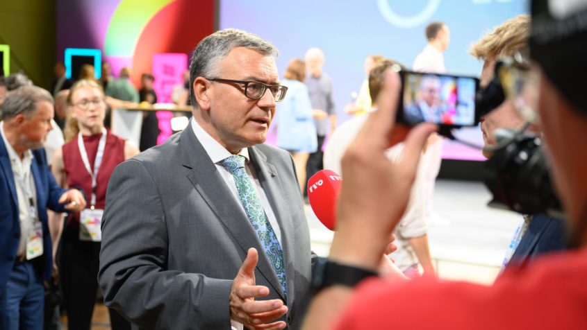 Medienminister Dr. Florian Herrmann: "Lokale Medien sind unverzichtbar f&uuml;r Demokratie und gesellschaftlichen Zusammenhalt."