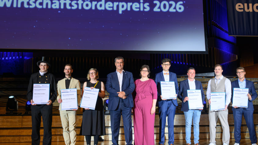 Gruppenbild mit Ministerpräsident Dr. Markus Söder und neuen ...